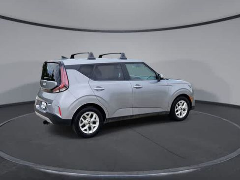 Used 2023 Kia Soul LX w/ Option Group 015 FWD image 8