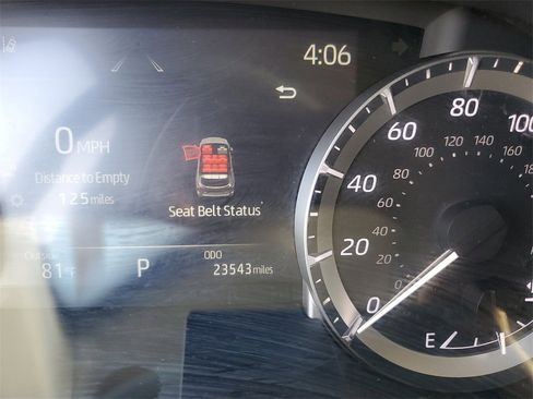 Used 2023 Toyota Highlander LE image 27