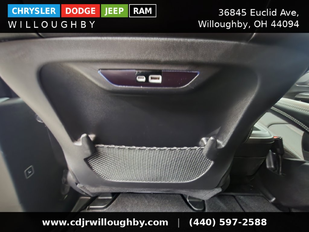 Used 2026 Chrysler Pacifica Select FWD image 25
