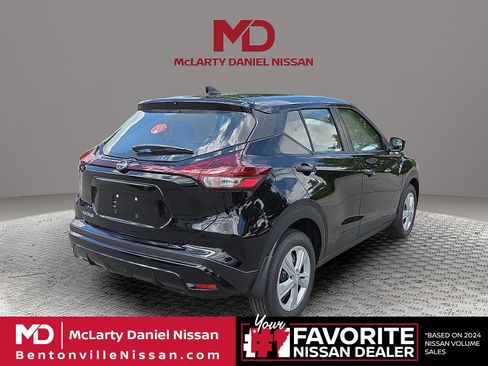 Used 2025 Nissan Kicks Play S FWD image 5