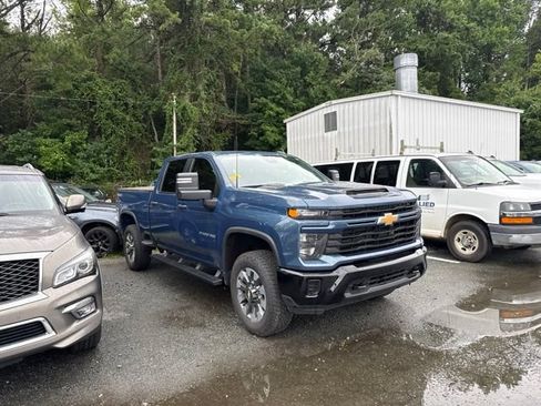 Used 2025 Chevrolet Silverado 2500 Custom AWD/4WD image 10