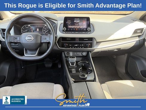 Used 2025 Nissan Rogue SV image 14