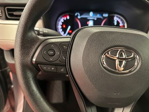 Certified 2025 Toyota RAV4 XLE FWD image 20