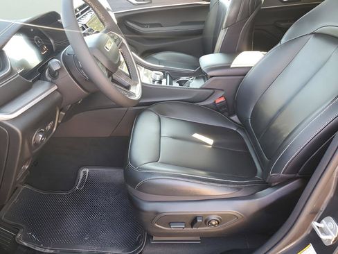 Used 2024 Jeep Grand Cherokee Limited image 30