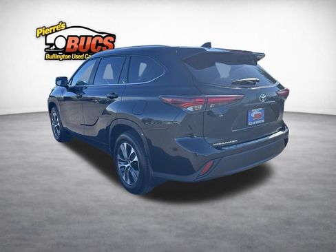 Used 2026 Toyota Highlander XLE AWD/4WD image 3