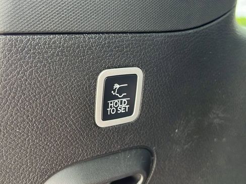 Used 2024 Jeep Wagoneer Series II image 40