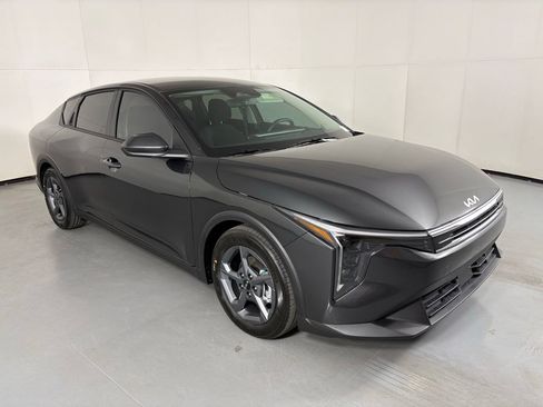 New 2026 Kia K4 FWD image 2