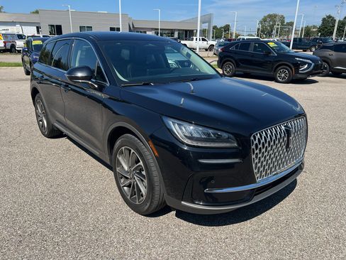 Used 2024 Lincoln Corsair AWD w/ Equipment Group 101A image 9