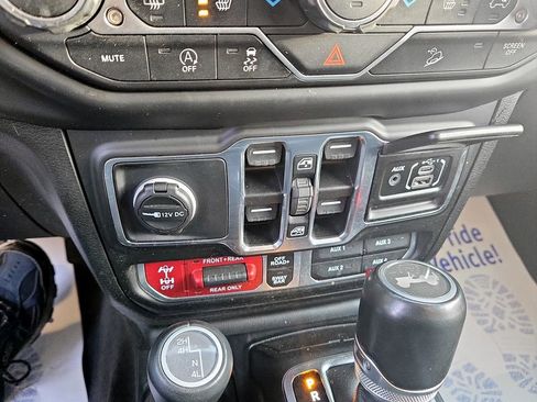 Used 2021 Jeep Wrangler Unlimited Rubicon image 25