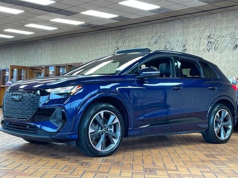 Used 2023 Audi Q4 e-tron Prestige w/ Black Optic Package image 5