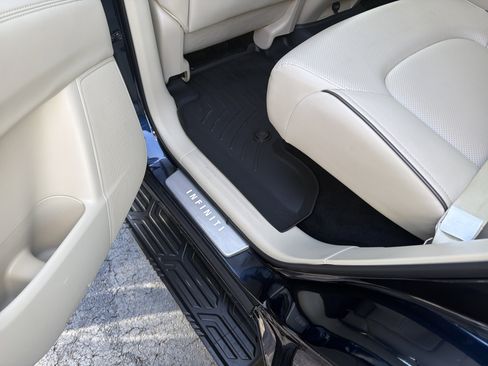 Used 2023 INFINITI QX80 Luxe w/ All-Season Package image 19