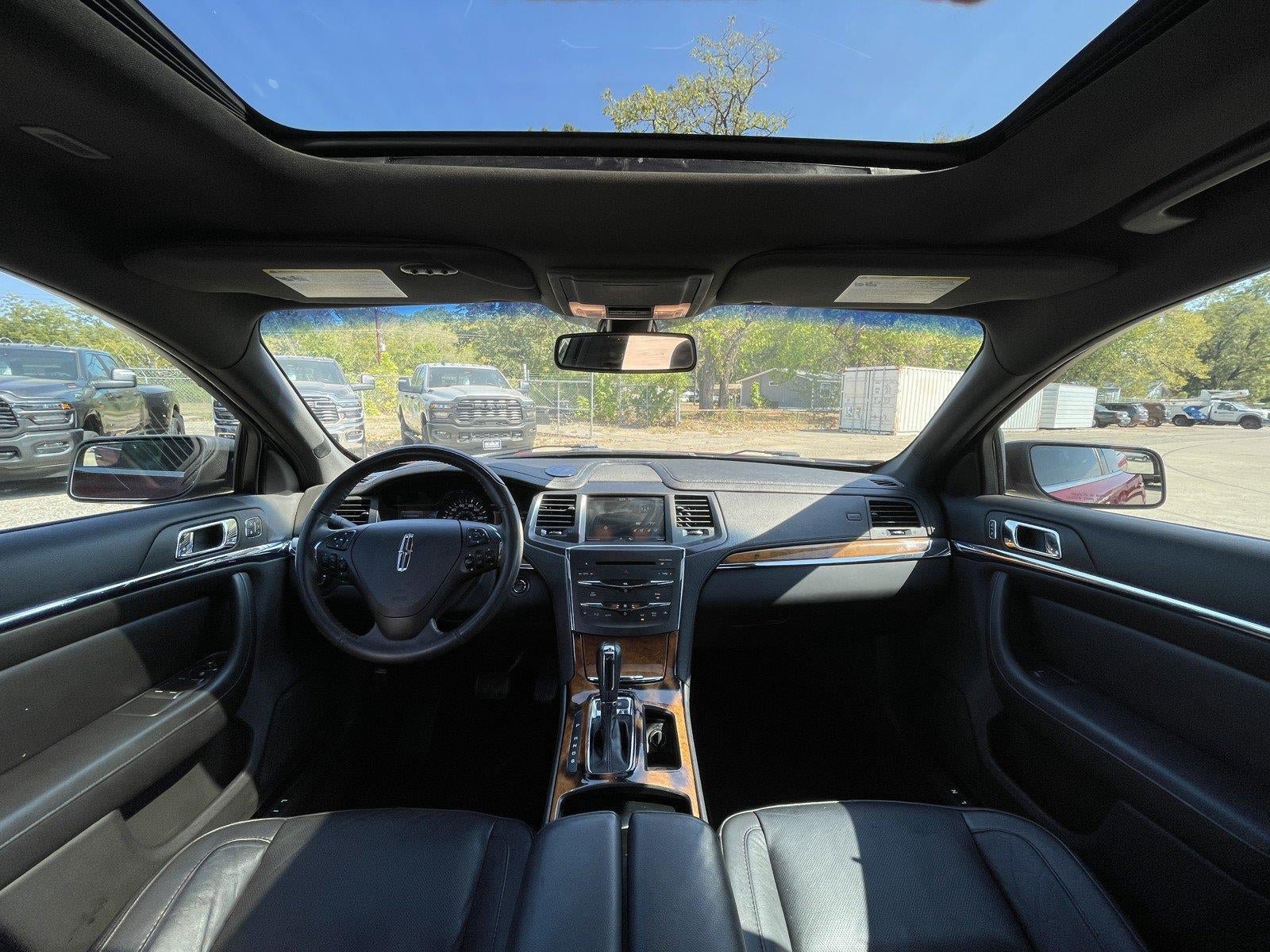 Used 2014 Lincoln MKS FWD image 18