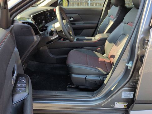 New 2026 Nissan Kicks SR w/ Cold Weather Package image 14