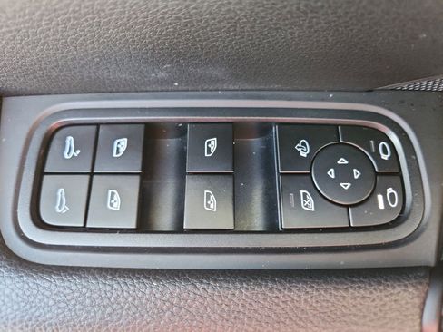 Certified 2024 Porsche Cayenne Coupe image 17