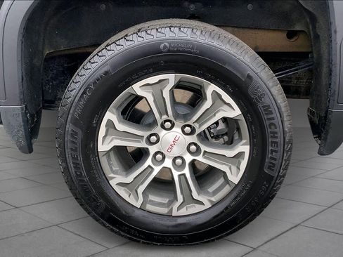 Used 2025 GMC Sierra 1500 SLT image 10