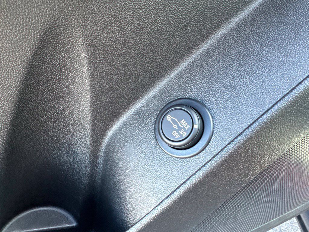 Used 2023 Chevrolet Equinox LT AWD/4WD image 17