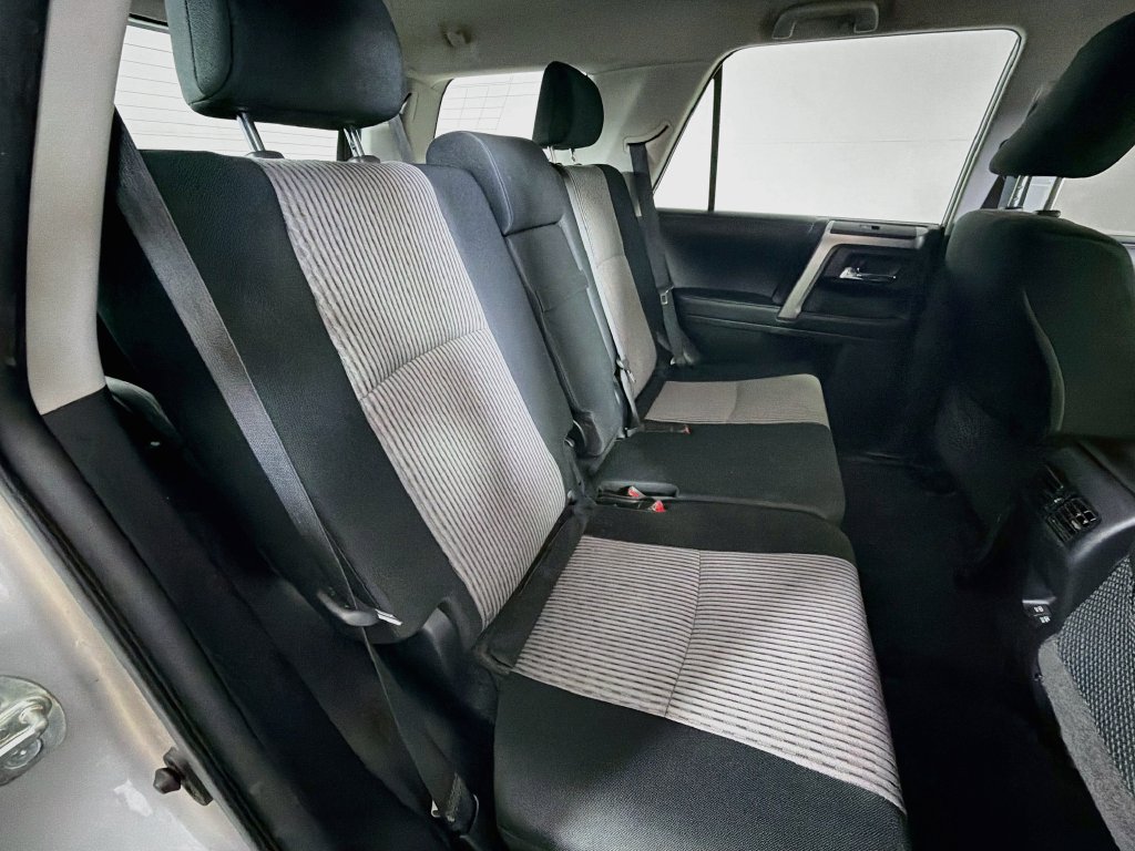 Used 2022 Toyota 4Runner SR5 AWD/4WD image 23