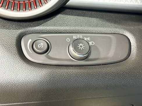 New 2026 Chevrolet Trax RS w/ Sunroof Package image 13