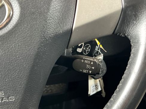 Used 2009 Toyota Camry SE FWD image 24