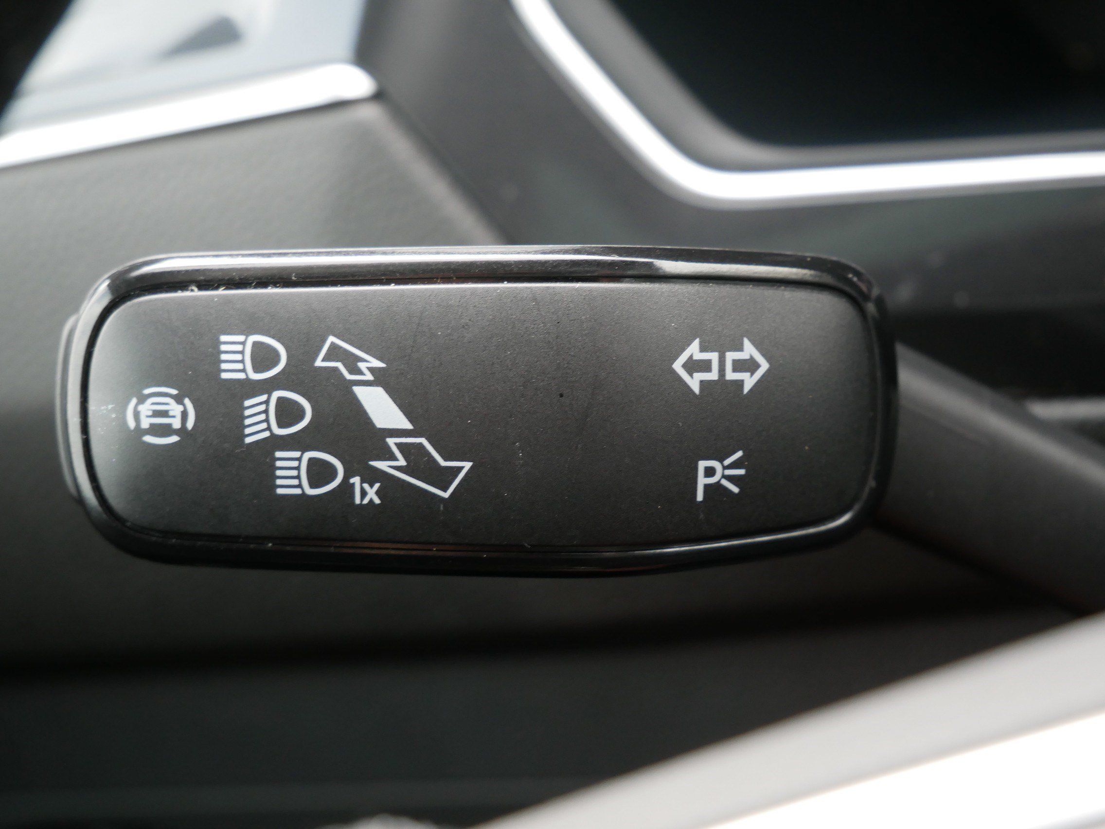 Used 2024 Volkswagen Tiguan SEL R-Line AWD/4WD image 31