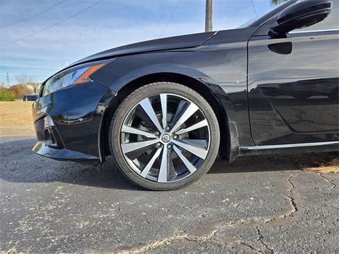 Used 2019 Nissan Altima 2.5 Platinum image 37