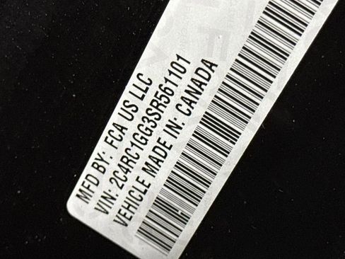 Used 2025 Chrysler Pacifica Limited image 30