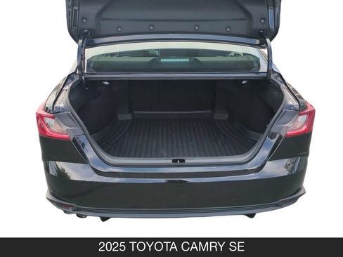 Used 2025 Toyota Camry SE w/ Convenience Package FWD image 23