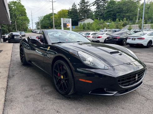 Used 2010 Ferrari California RWD image 15