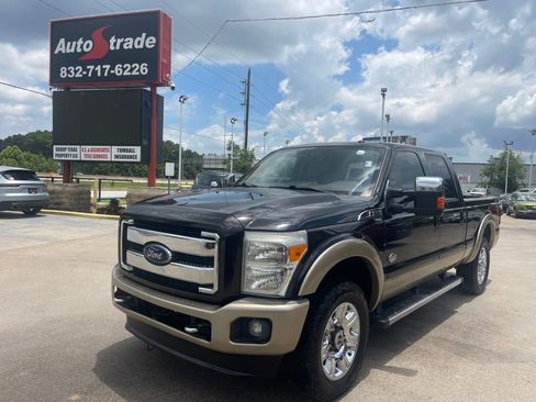 Used 2014 Ford F250 King Ranch w/ FX4 Off-Road Package AWD/4WD image 4