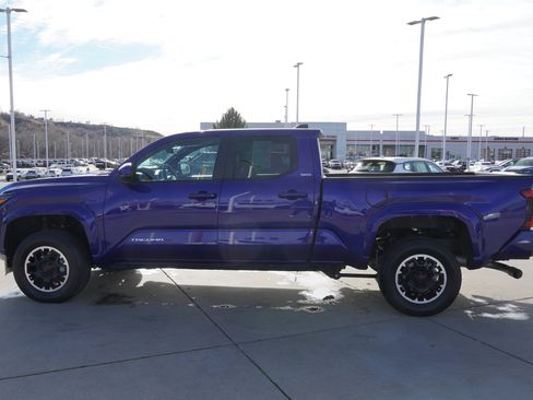 Certified 2025 Toyota Tacoma SR5 image 5