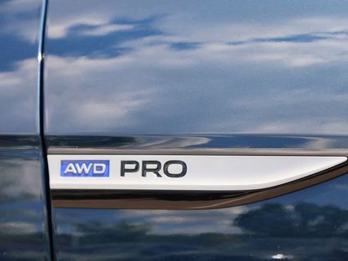 Certified 2023 Volkswagen ID.4 Pro AWD/4WD image 10