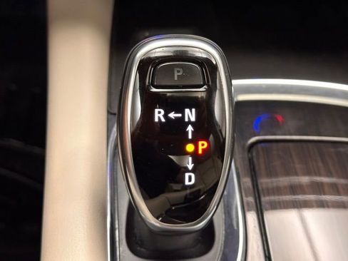 Used 2020 Buick Enclave Premium w/ Sun and Sites Package image 23