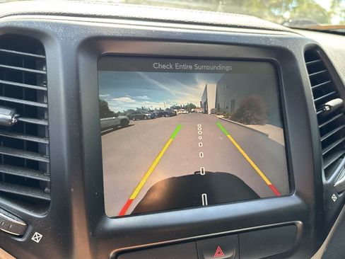 Used 2015 Jeep Cherokee Limited AWD/4WD image 18