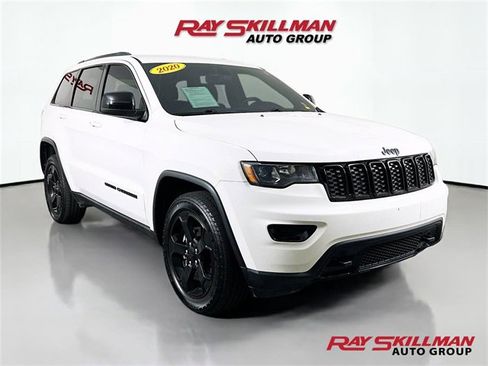 Used 2020 Jeep Grand Cherokee Laredo image 1