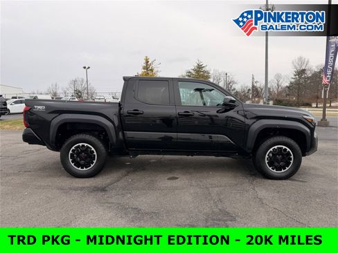 Used 2024 Toyota Tacoma TRD Off-Road image 2