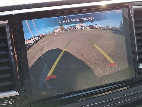 Certified 2022 Chrysler Pacifica Touring-L image 18