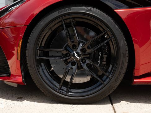 Used 2021 Aston Martin DBS Superleggera RWD image 11