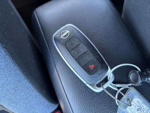 Used 2025 Nissan Versa SV FWD image 20