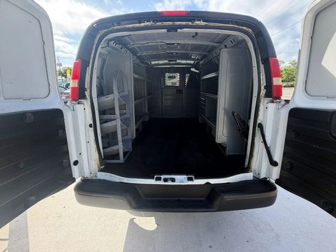 Used 2018 Chevrolet Express 2500 RWD image 7
