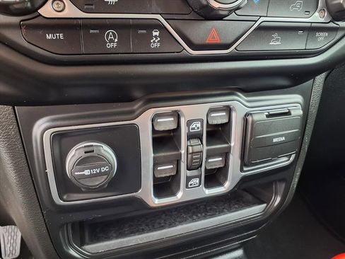 Used 2022 Jeep Wrangler Unlimited Sport image 8