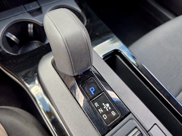 Used 2024 Toyota Prius LE FWD image 23