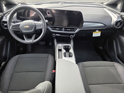 New 2026 Chevrolet Equinox EV LT image 18