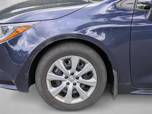 Used 2025 Toyota Corolla LE FWD image 14