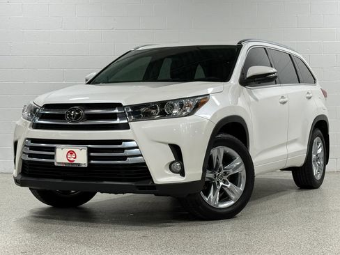 Used 2018 Toyota Highlander Limited AWD/4WD image 2