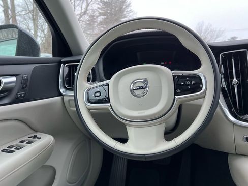Certified 2025 Volvo S60 T8 Plus AWD/4WD image 22