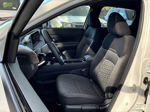 New 2026 Nissan Kicks SV image 15