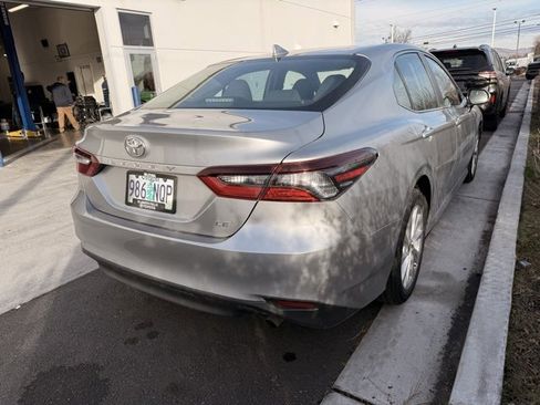 Used 2022 Toyota Camry LE image 6