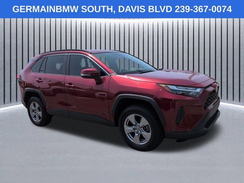 Used 2022 Toyota RAV4 XLE FWD image 3