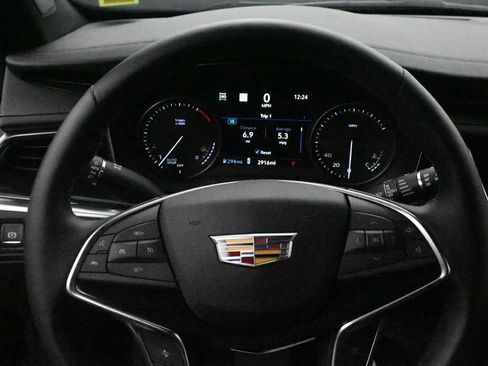 Used 2026 Cadillac XT5 Premium Luxury w/ Driver Assist Package AWD/4WD image 9