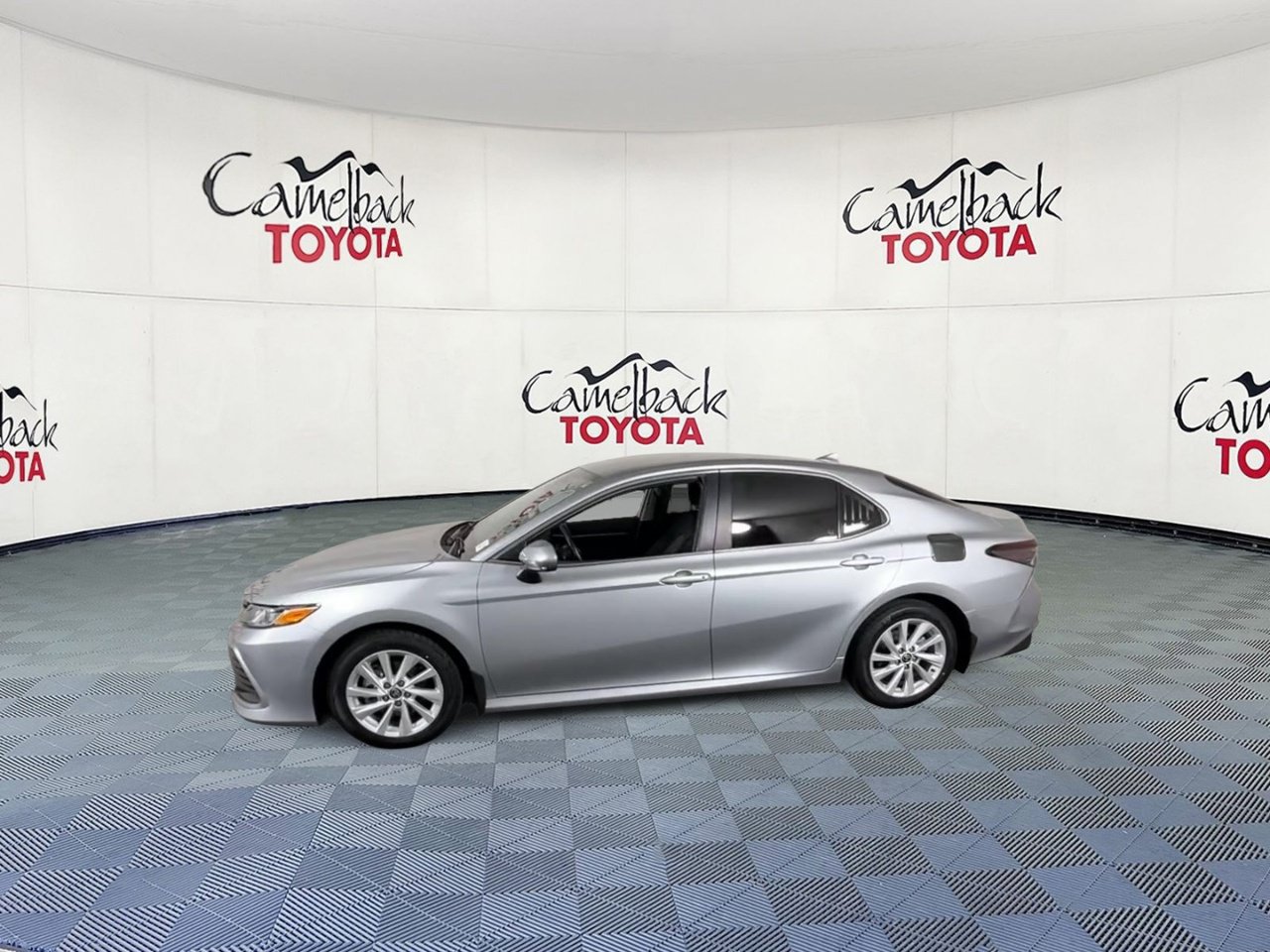 Used 2024 Toyota Camry LE FWD image 7